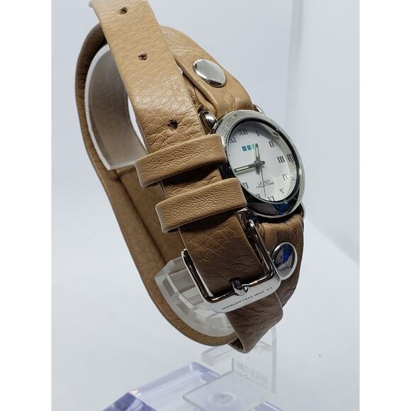 La Mer Collections women's watch. Wrap around cream band with silver accents - Picture 2 of 9